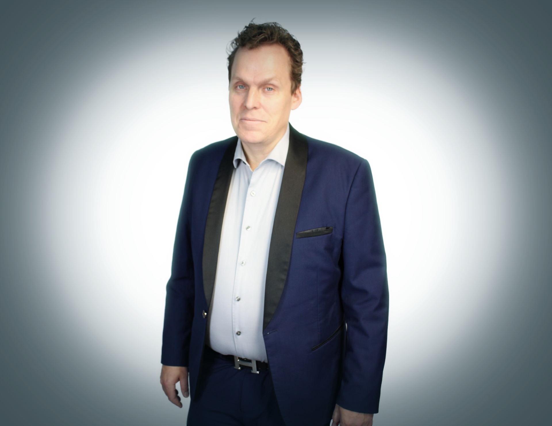 Dave Johnson of Pink Tie Magic